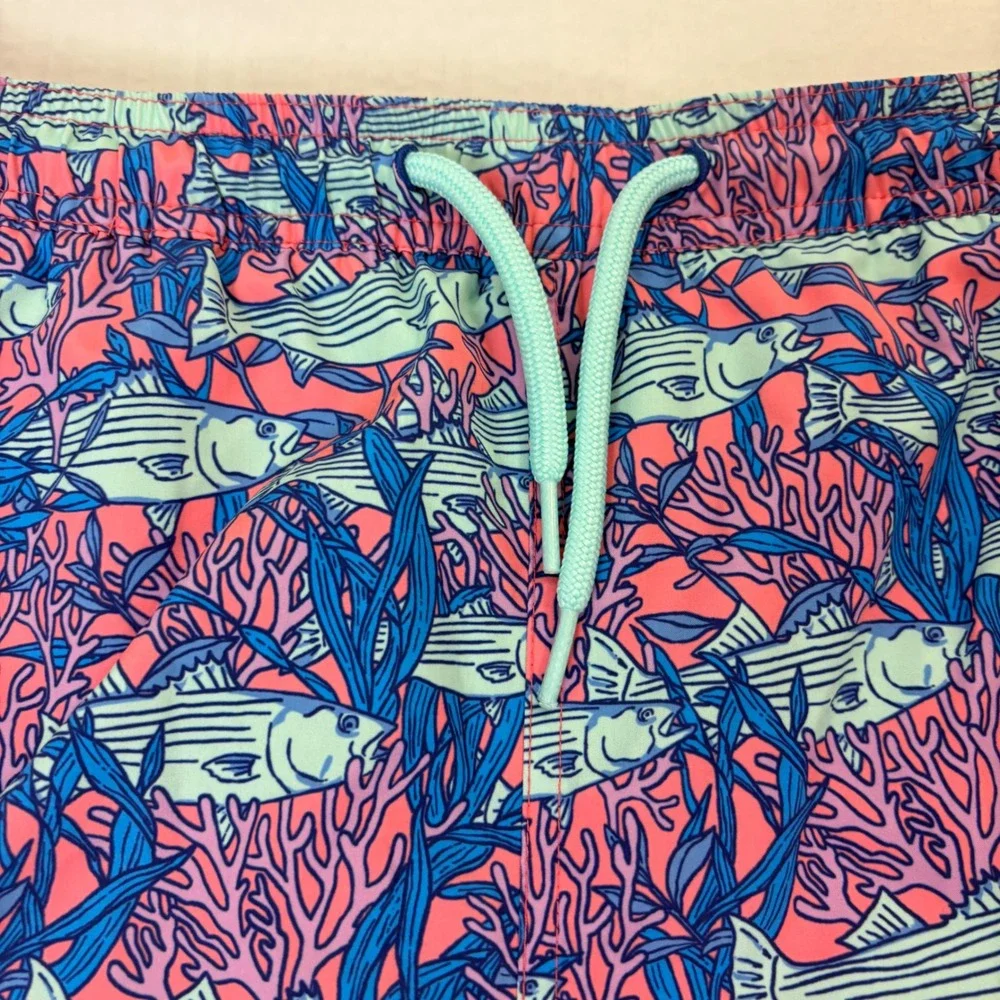 Vineyard Vines Swim Trunks Mens XL Pink Blue Striped Bass Fish Chappy Shorts